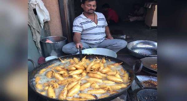 mirchi_vada_jodhpur_photo.jpg