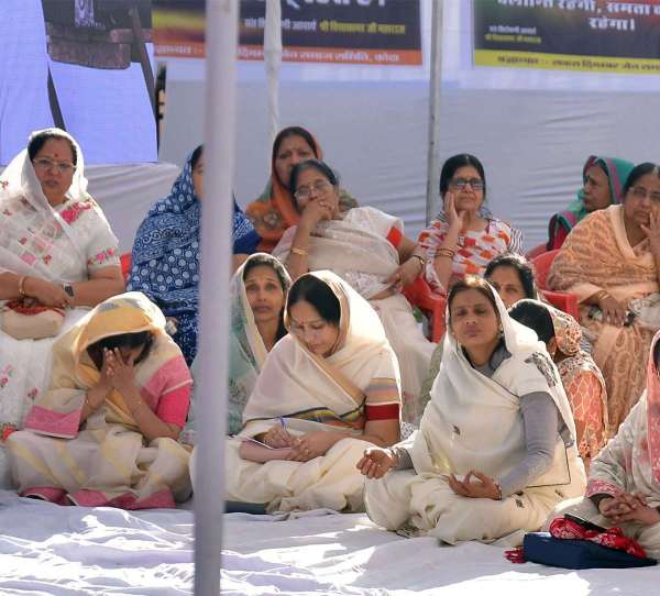 आचार्यश्री विद्यासागर के संकल्पों को साथ लेकर चलें, आदर्शों को जीवन में उतारें