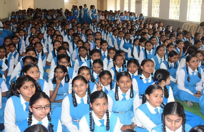 कार्यकम के मुख्य अतिथि के रूप में तरल मोदी , अध्यक्ष, भातखण्डे ललितकला शिक्षा समिति उपस्थित थे। कार्यक्रम की अध्यक्षता कर रहे अजय तिवारी इस अवसर पर छात्राओ को संबोधित करते हुए कहा कि आप लोग पढ़ने के साथ- साथ खेल कुद में भी आगे बढ़े और घर का नाम रोशन करे।