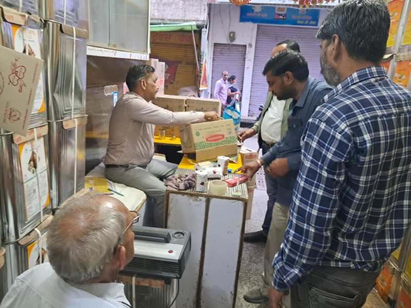 खाद्य सुरक्षा विभाग का छापा