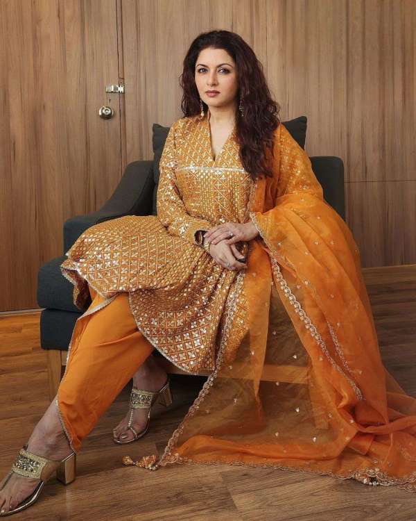 Bhagyashree Birthday Special actress looking beautiful at age 54 