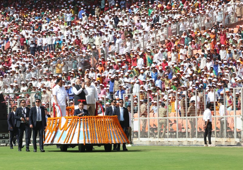 Gujarat: मोदी ने कहा, देश में बहुत से ब्रांड बने अमूल जैसा कोई नहीं