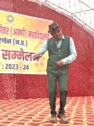 Video Story: Professor in discussions