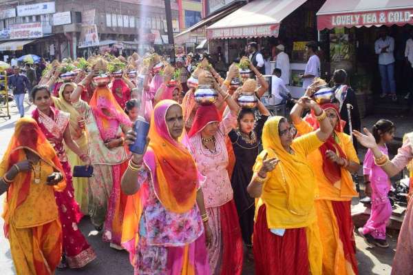 विश्वकर्मा जयंती पर निकली शोभायात्रा