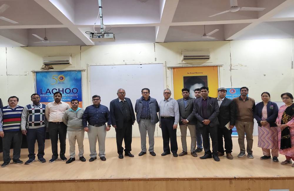 इन्फ्रारेड स्पेक्ट्रोस्कोपी विषय पर कार्यशाला आयोजित