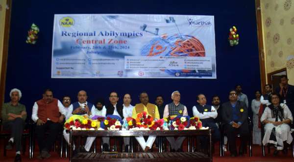 दिव्यॉगो ने दिखायी प्रतिभा