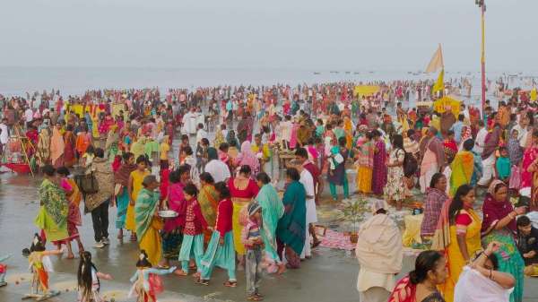 माघ पूर्णिमा पर घाटों पर उमड़ी आस्था, लोगों ने लगाई डुबकी