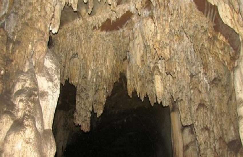 CG Tourism: बस्तर के रहस्मयी गुफाओं के राज जानकार हो जाएंगे हैरान, चौकानें वाले
है ‘कुटुंबसर गुफा’ के राज, देखें ये तस्वीरें…