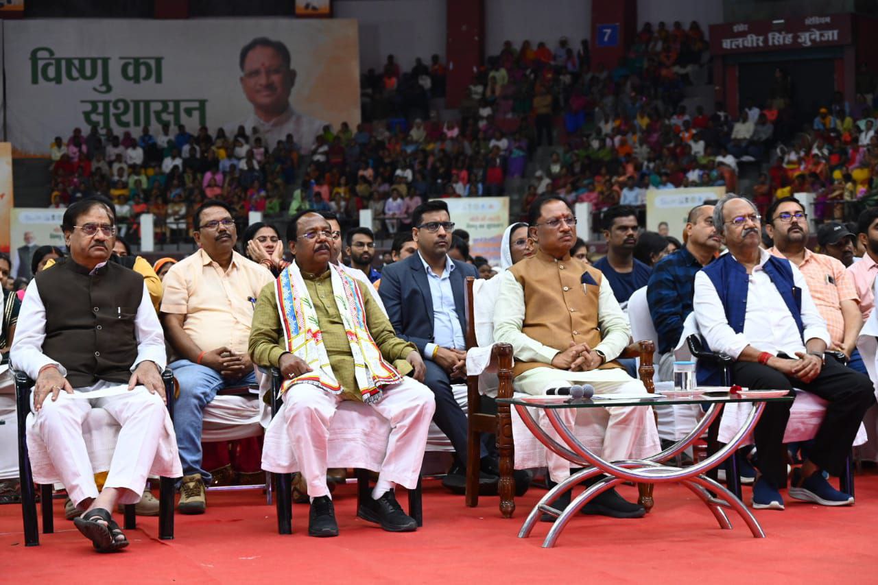 वीडियो देखें…पीएम ने दिल्ली से दी 34 हजार करोड़ के कार्यों की सौगात, जयश्रीराम से गूंजा रायपुर का स्टेडियम