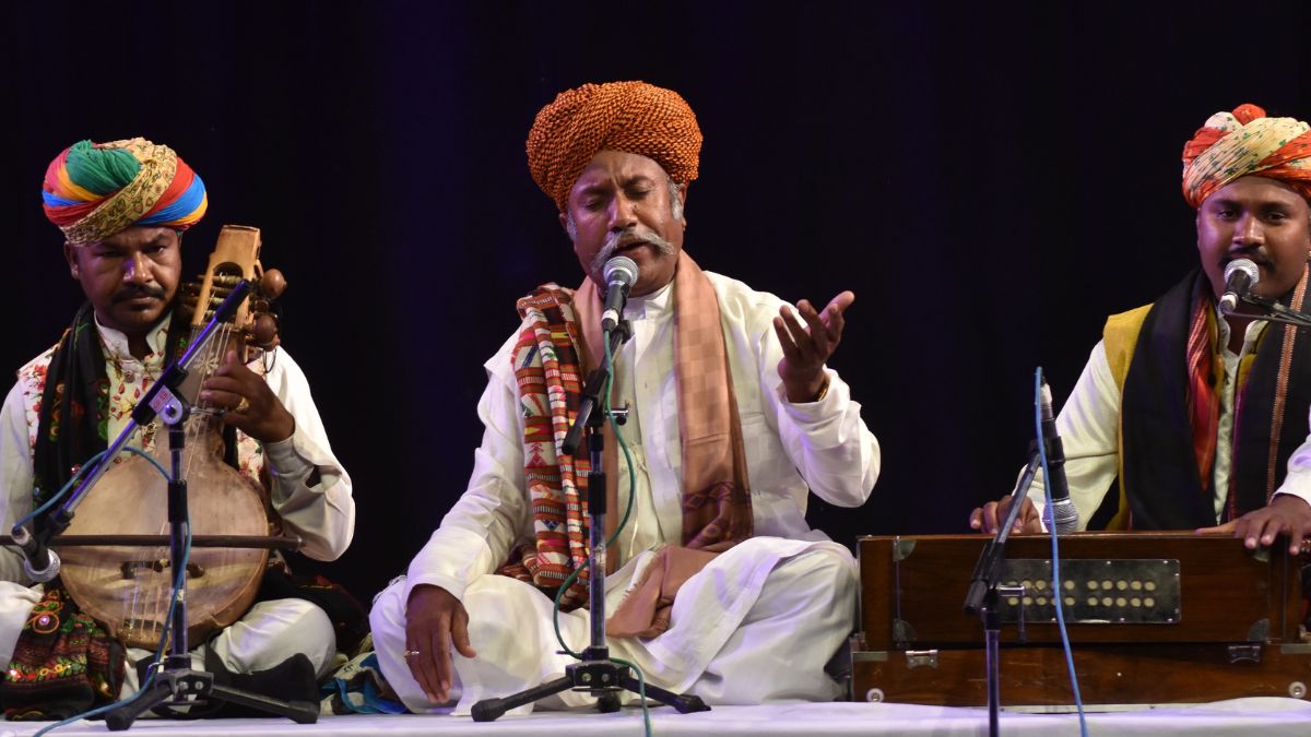 padmashree_anwar_khan_ravindra_singh_bhati_and_rumadevi_created_identity_on_the_basis_of_rajasthan_language.jpg