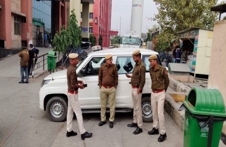 जयपुर में ट्रेन के सामने कूदा मुख्य आरोपी, दोनों पैर कटे, रेप पीड़िता व उसके भाई पर किया था जानलेवा हमला