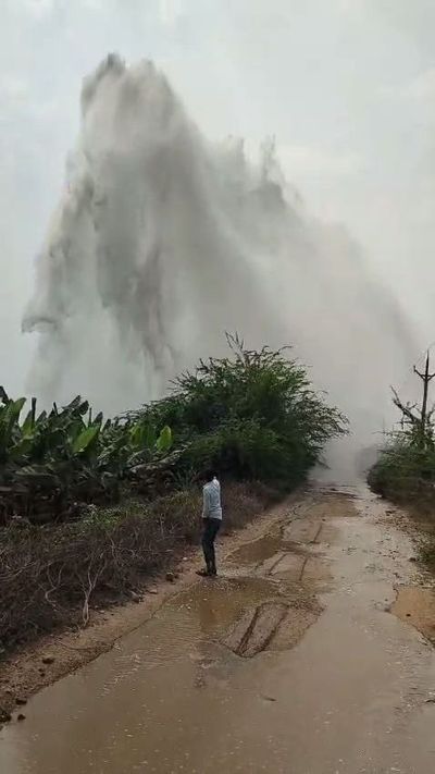 Video Story: Pipe of drinking water line burst