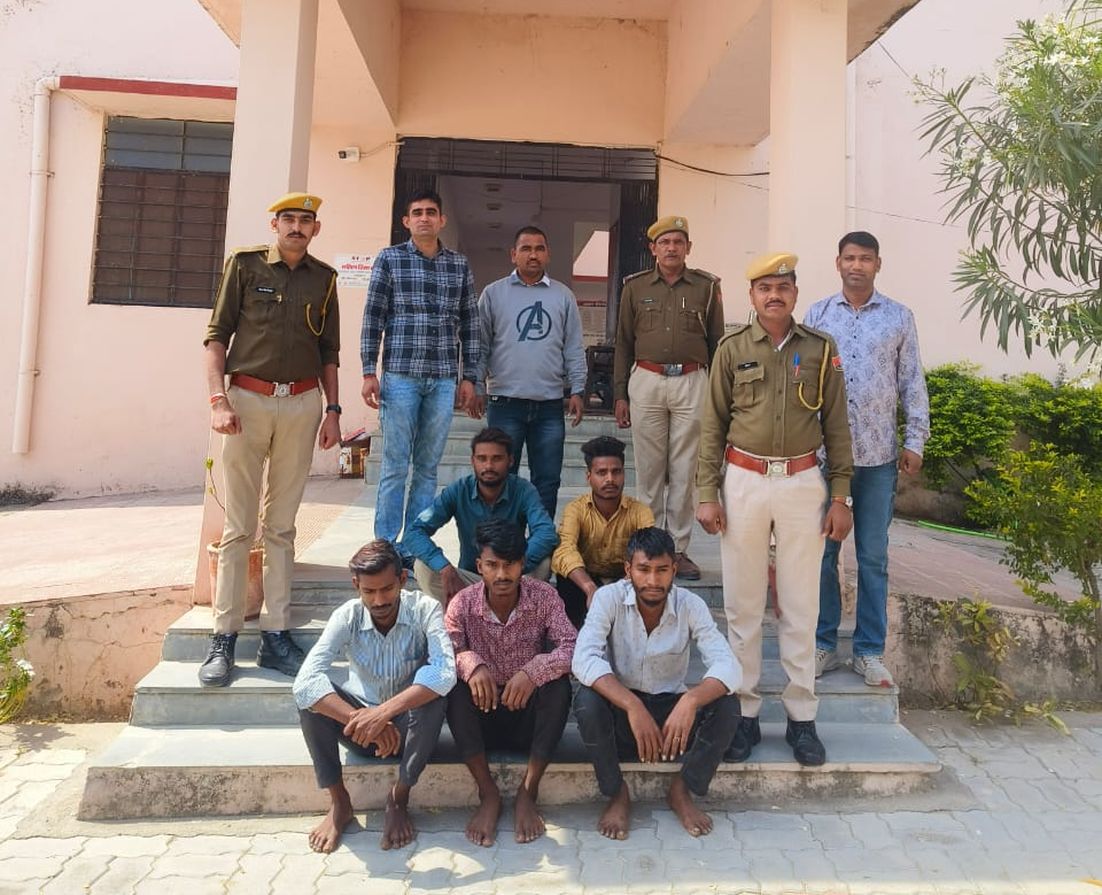 पर्यटकों से मारपीट करने वाले 5 बदमाश गिरफ्तार
