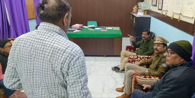 रेत से भरी ट्रॉली छात्राओं पर पलटी, एक की मौत