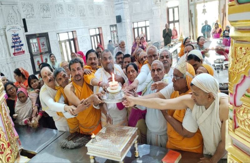 भगवान पदमप्रभु के मोक्ष कल्याणक पर चढ़ाए निर्वाण लड्डू