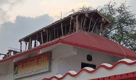 दंतेश्वरी मंदिर में 30 लाख रुपए से बन रही तीन हाईटेक चिमनी