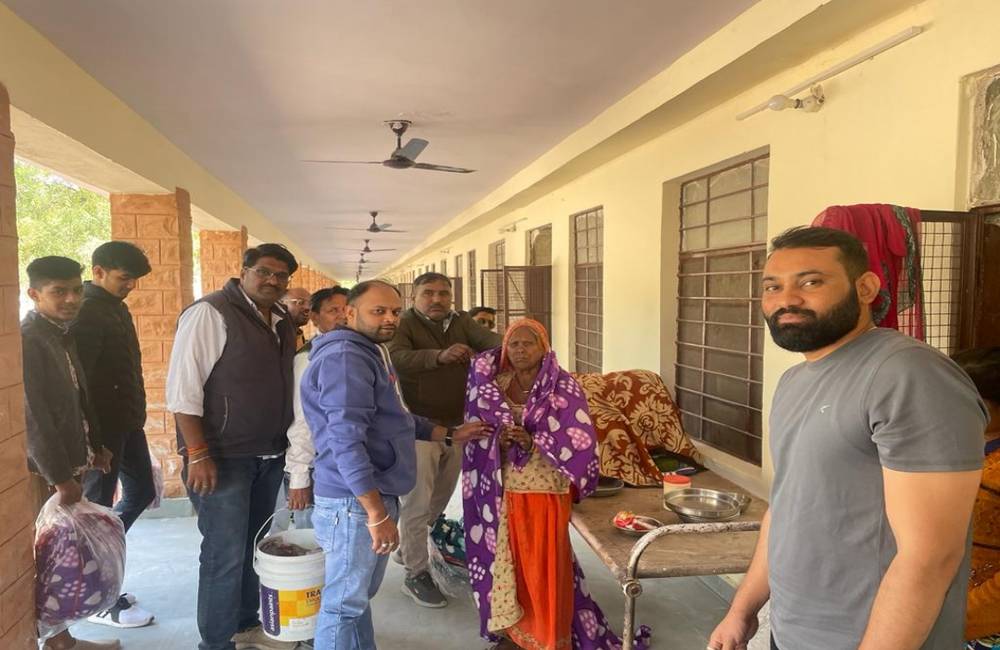 जरुरतमंदों के लिए सेवा कार्य जारी