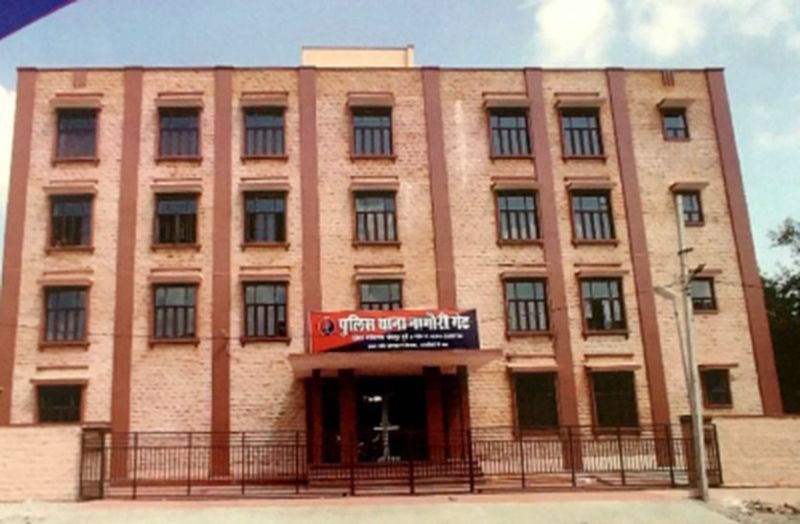 युवक को बात करने बुलाया, पत्थर सरियों से पीटा, दोनों पांव फ्रैैक्चर