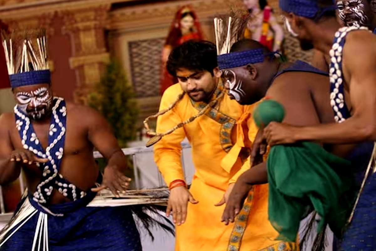 pandit dhirendra shastri dance