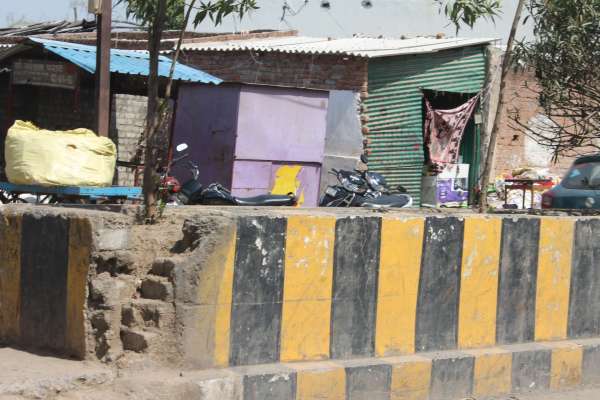 Ring Road 2, divider has become useless