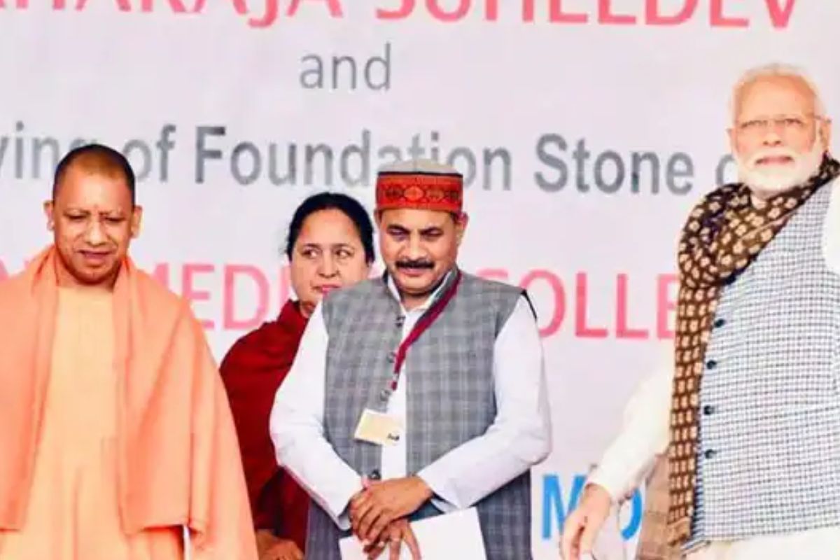 Yogi Cabinet Expansion Dara Singh Chauhan took oath as Minister