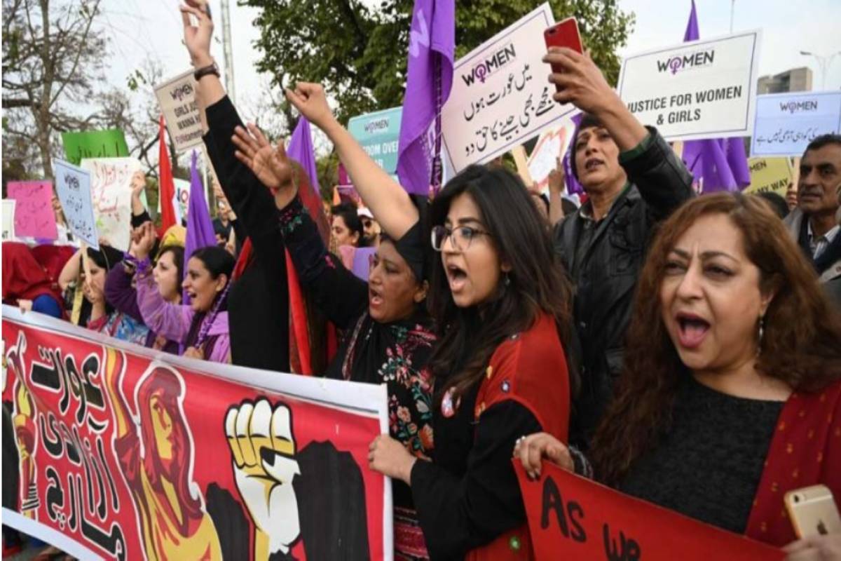 International Women’s day: पाकिस्तान की आधी आबादी का ‘औरत मार्च’, कट्टरपंथियों
के ज़ुल्म की इंतहा से निकलने की लड़ाई