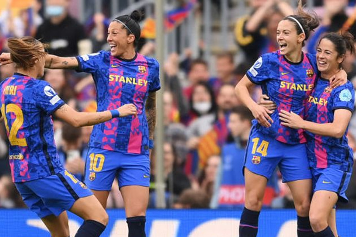 barcelona-women-football-team.jpg