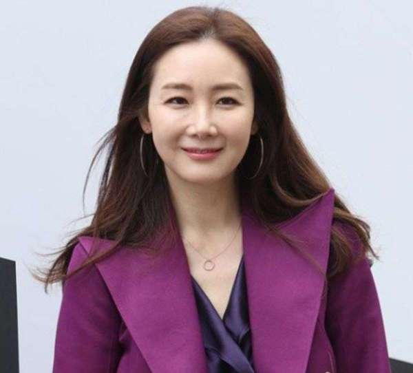 Women's day Special top 10 rich and beautiful korean actress