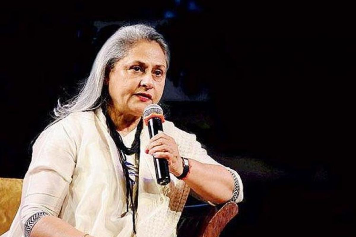 jaya_bachchan_big_revealed_herself_why_she_do_not_like_social_media_in_navya_nanda_podcast_show.jpg