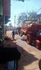 लोडिंग पलटने से लगे जाम में फसे बाइक चालाक ने ऑटो चालाक को पीटा