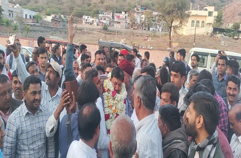 नए भाजपा जिलाध्यक्ष मेहता का आतिशबाजी से भव्य स्वागत