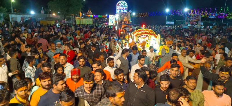 लाल बत्ती की पालकी में महादेव की बारात