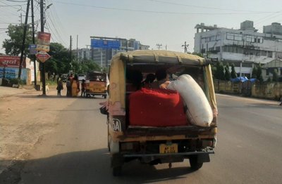 Overloaded cargo running on MR-4