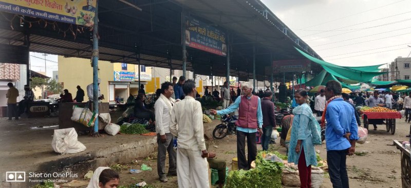 2 वर्ष से थोक मंडी में रविवार को नीलामी बंद, बासी सब्जियां बेचने की मजबूरी, व्यापारी बोले-आधी खराब होने से घाटा हो रहा