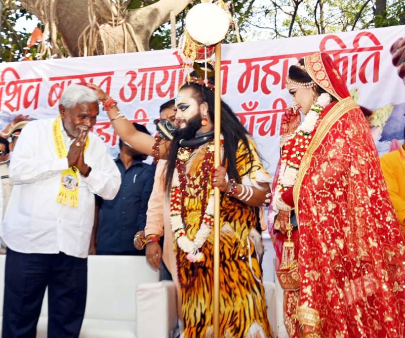 सीएम सोरेन पहुंचे भोलेनाथ की शरण, सुख, समृद्धि और कल्याण की कामना जताई