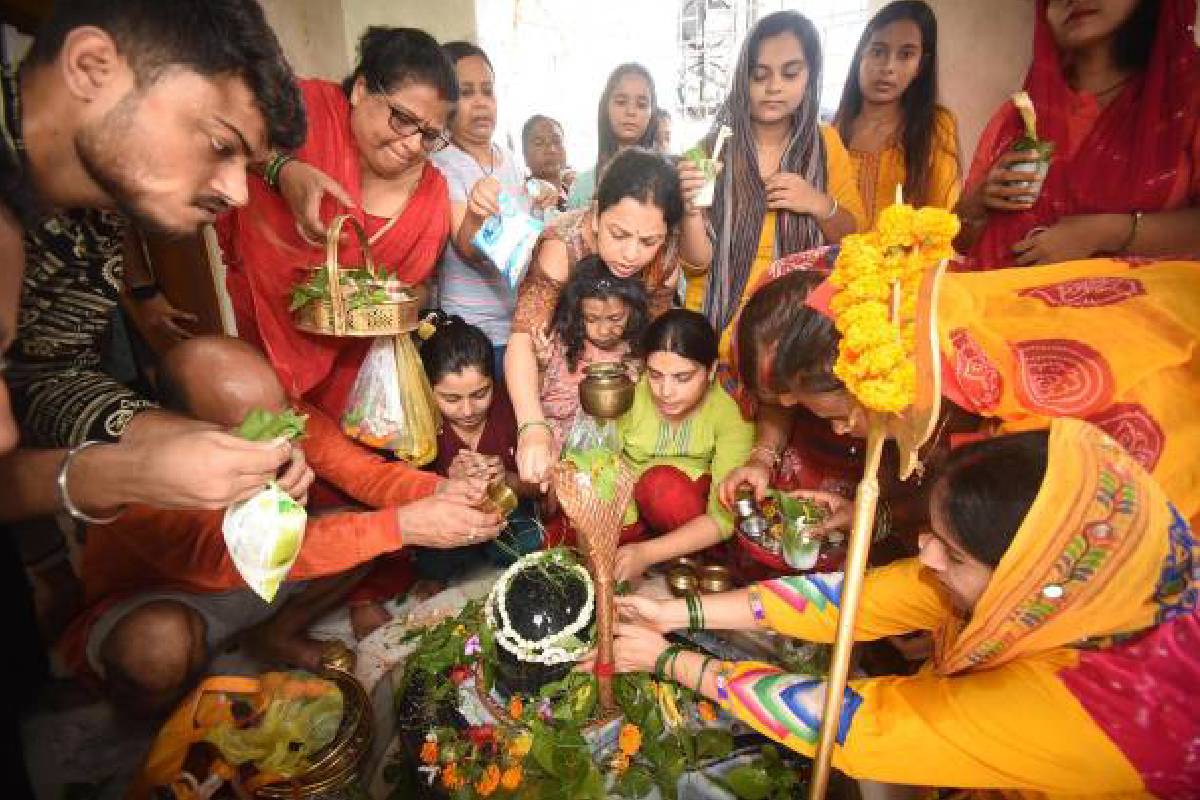 Mahashivratri 2024: महाशिवरात्रि राशि अनुसार पूजा का यह है नियम, मिलता है अधिक
पुण्य फल