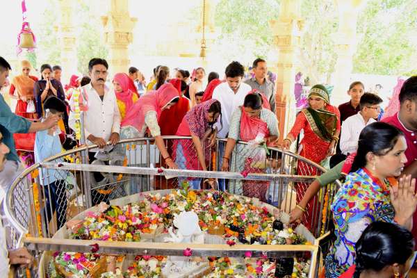 शिवालयों में भक्तो की दिनभर रही रेलम पेल