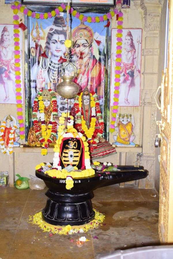 शिवालयों में भक्तो की दिनभर रही रेलम पेल