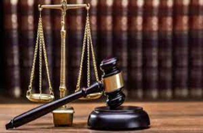 पुलिस आरक्षक सबसे नीचे का कर्मचारी, हमेशा तनाव में रहता है, उसे छोटी गलती की बड़ी सजा नहीं दी जा सकती : हाईकोर्ट
