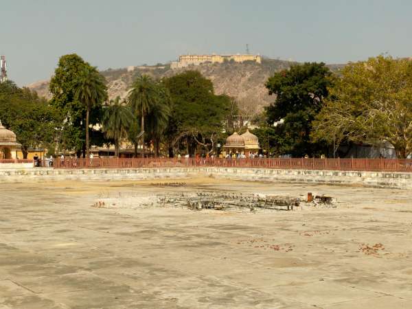 'Musical fountaians' of Jai Niwas garden