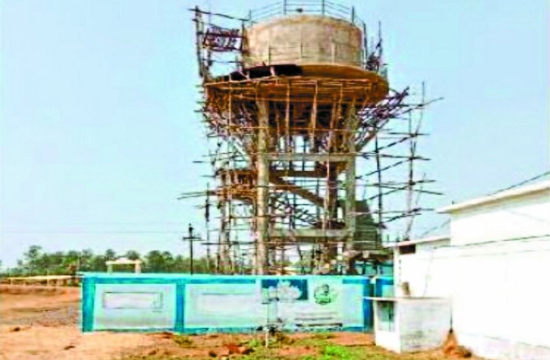 कुछ गांवों में दो साल से चल रहा काम, कहीं तो पानी टंकी बनने के बाद भी नहीं की जा रही सप्लाई