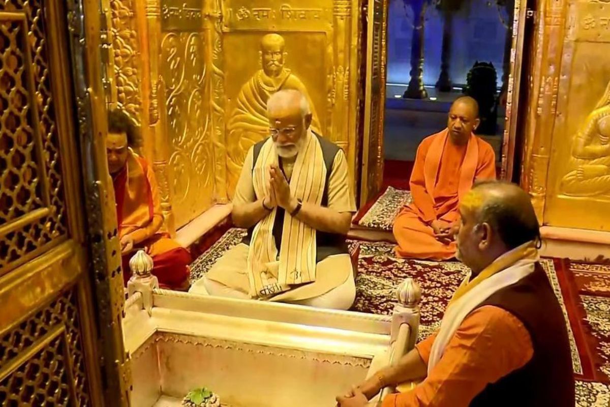 Video: प्रधानमंत्री नरेंद्र मोदी ने महाशिवरात्रि के अगले दिन काशी विश्वनाथ में किया पूजन-अर्चन
