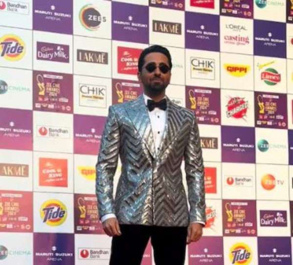 Zee Cine Award 2024 Bollywood stars sharukh khan bobby deol kriti sannon kartik aryan look 
