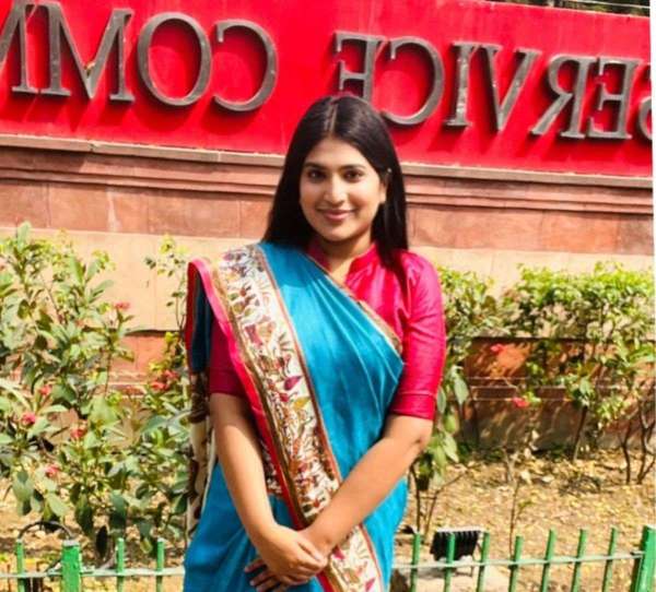 ias_priyanka.jpg