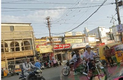 Jam due to encroachment in Darshan Tiraha