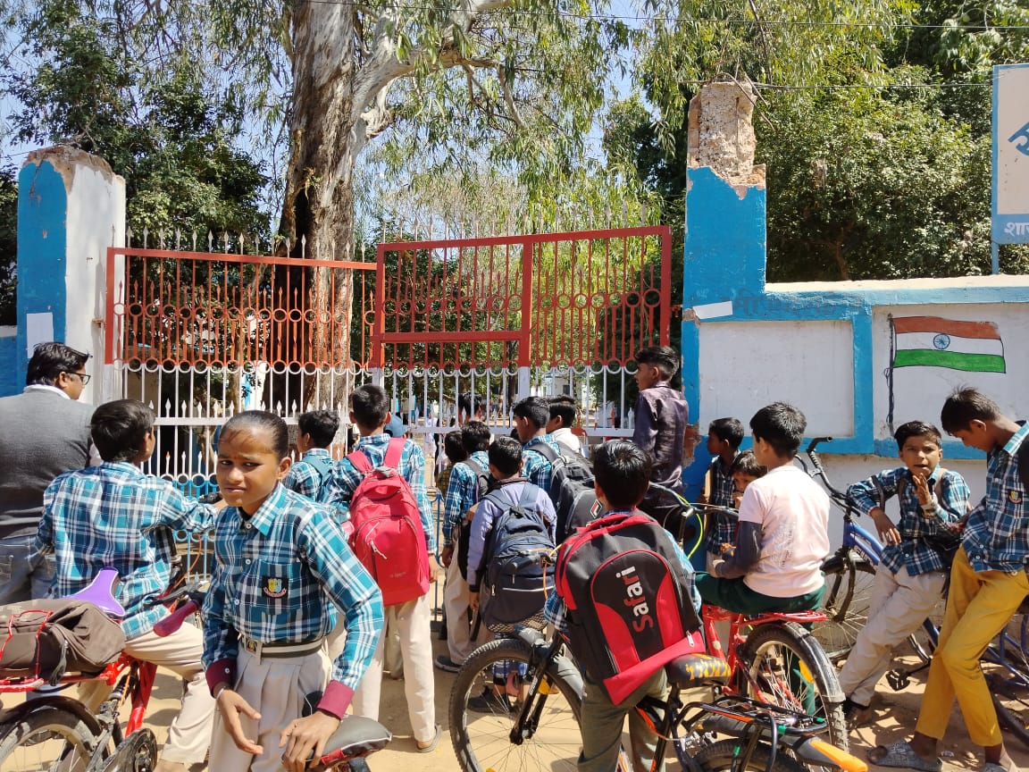  Problems of parents increased, teachers did not make efforts to drop them to the examination center