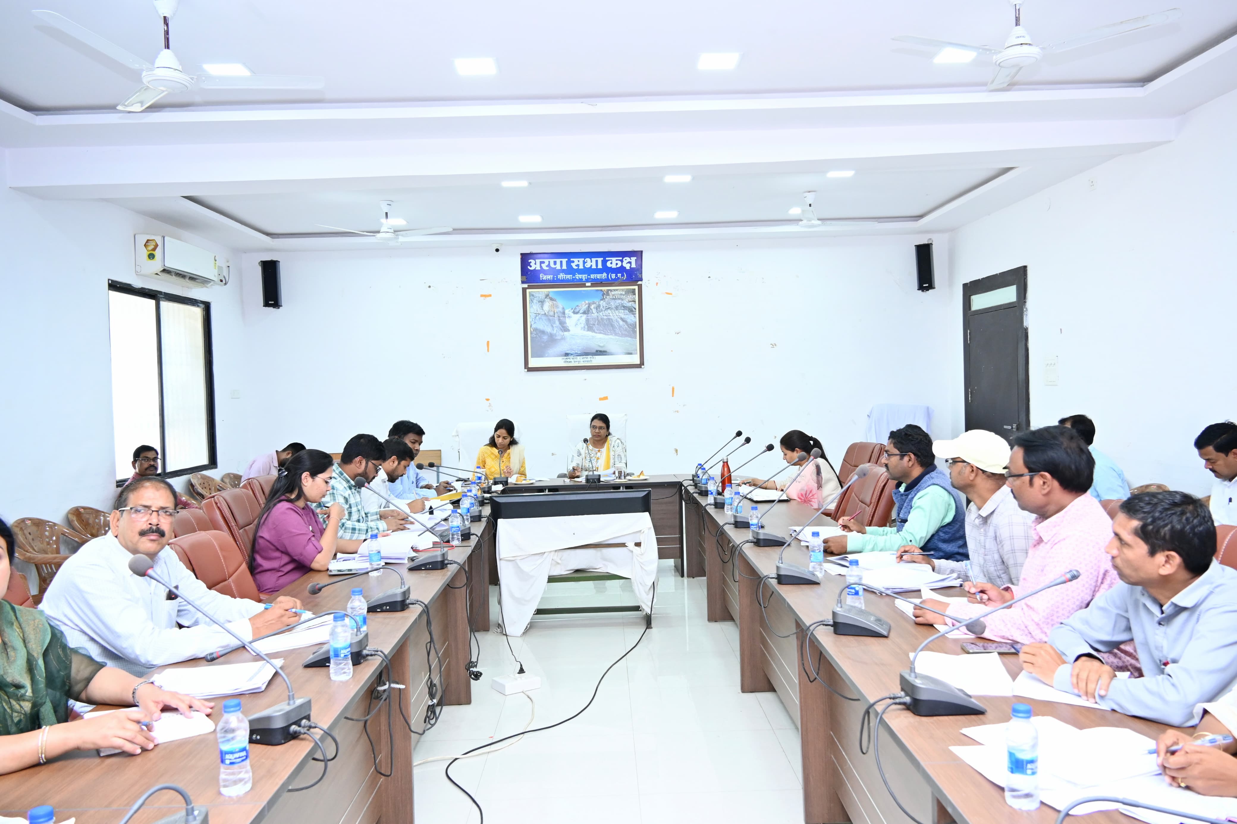 अभियान चलाकर एक सप्ताह के भीतर सभी लंबित प्रकरणों को निराकृत करने के निर्देश