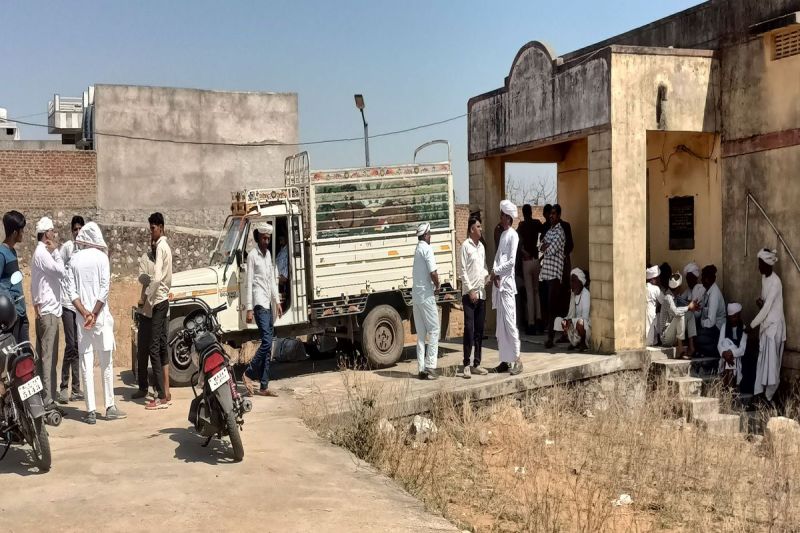 महिला को घसीट ले गया भालू, हुई मौत, पति पर भी किया हमला