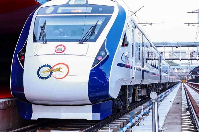 vande_bharat_train.jpg