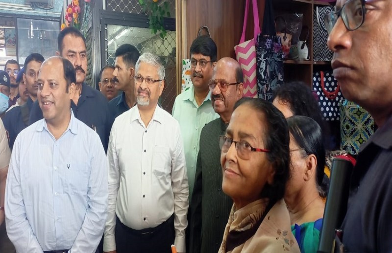 WEST BENGAL RAILWAY 2024---पूर्व रेलवे में 172 एक स्टेशन एक उत्पाद स्टॉल राष्ट्र को समर्पित